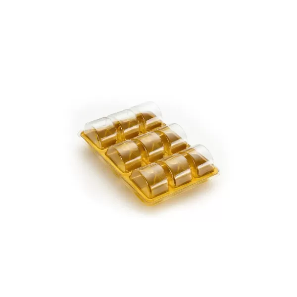 YM 9 – Barquette dorée avec couvercle transparent pour 9 pièces de macarons