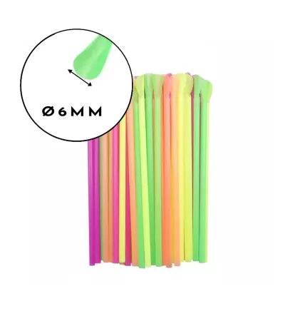 La paille avec cuillère 210 x 6 mm est un accessoire pratique et polyvalent, idéal pour savourer aussi bien les boissons que les desserts. Conçue avec une petite cuillère intégrée à l’extrémité, elle permet de mélanger, racler ou déguster facilement smoothies, milk-shakes, yaourts, granités ou boissons épaisses. Sa longueur de 21 cm et son diamètre de 6 mm offrent une utilisation confortable, tandis que sa fabrication robuste assure une bonne résistance. Fonctionnelle et hygiénique, cette paille-cuillère est parfaite pour les cafés, salons de thé, glaciers ou événements.